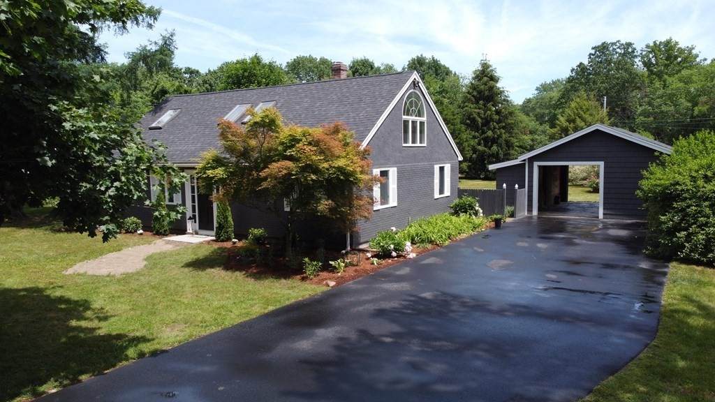 198 Old Elm St - Photo 1