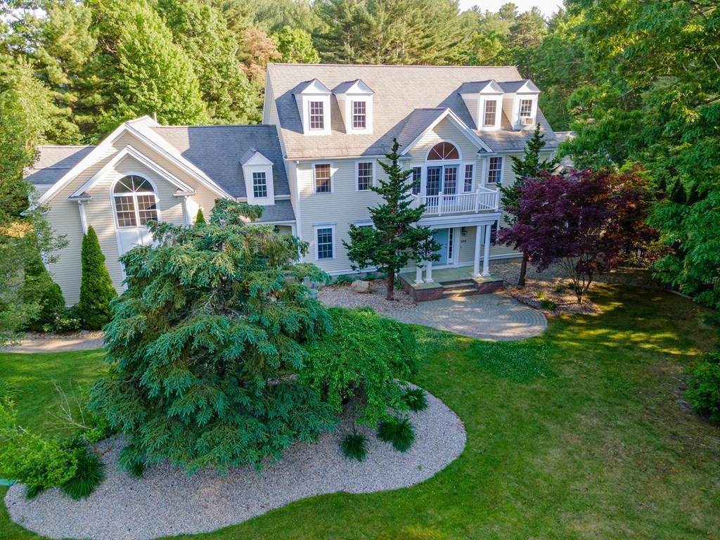 203 Country Club Way - Photo 1