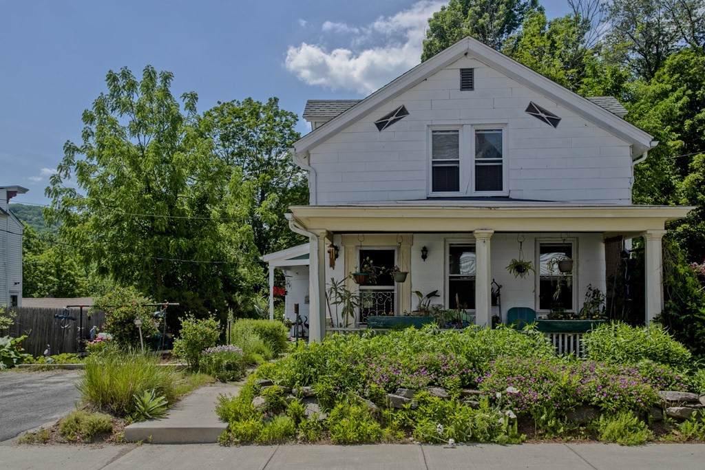 2 Maple St - Photo 1