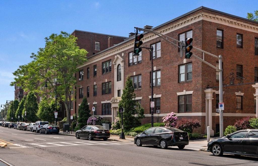 1982 Commonwealth Ave - Photo 1