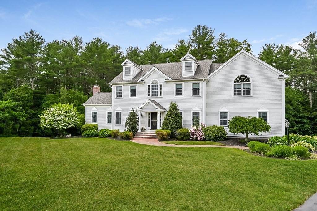 19 Hawthorne Ln - Photo 1
