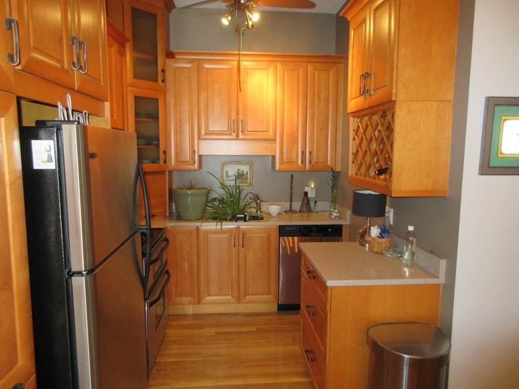 826 E 5th - Photo 1