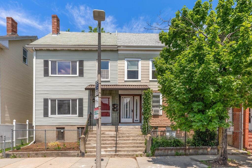 184 Princeton St - Photo 1