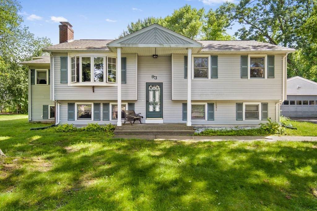 93 Joanne Cir - Photo 1