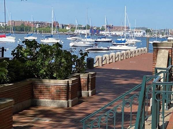 20 Rowes Wharf - Photo 1