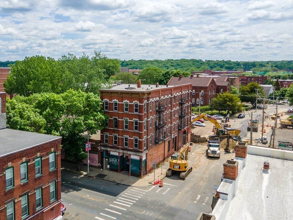 398-400 Main St - Photo 1