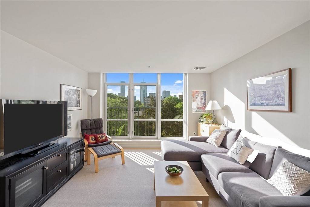 700 Harrison Ave - Photo 1