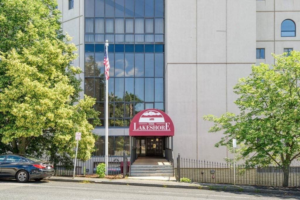 65 Lake Ave - Photo 1