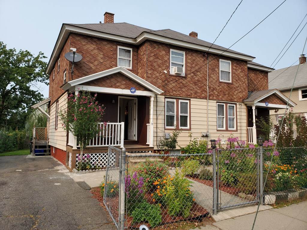 11-13 Cypress St - Photo 1