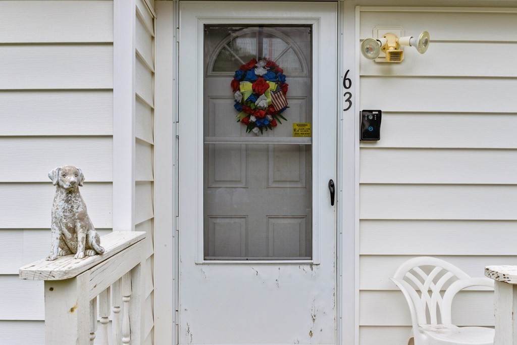 63 Bristol Ave - Photo 1