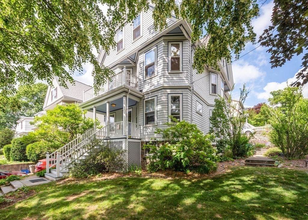 137 Westminster Ave - Photo 1