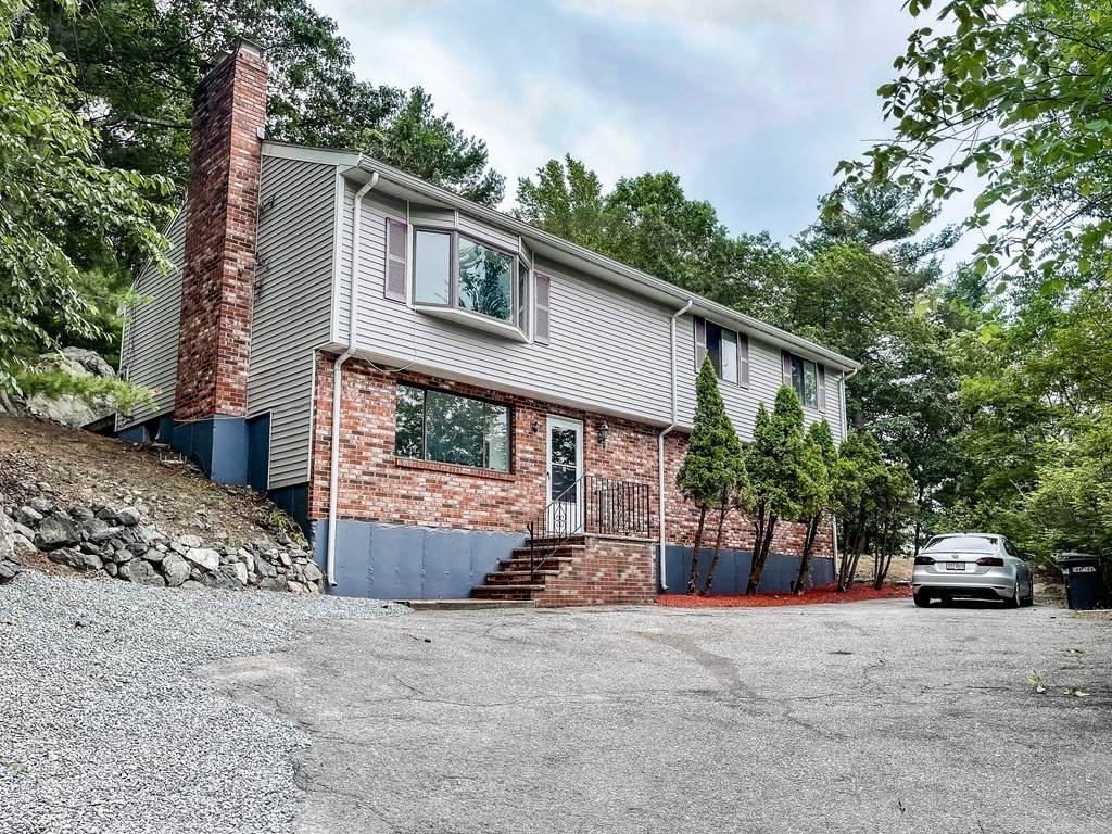 245 Lincoln St - Photo 1