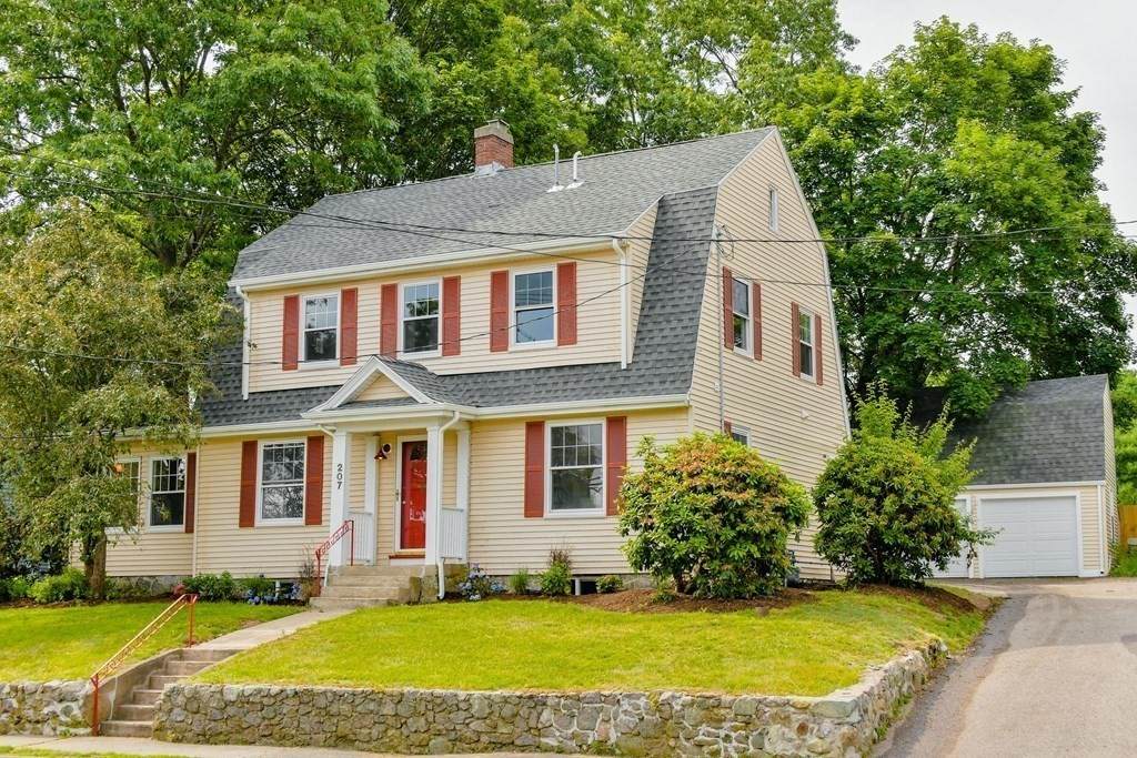 207 Whiting Ave - Photo 1