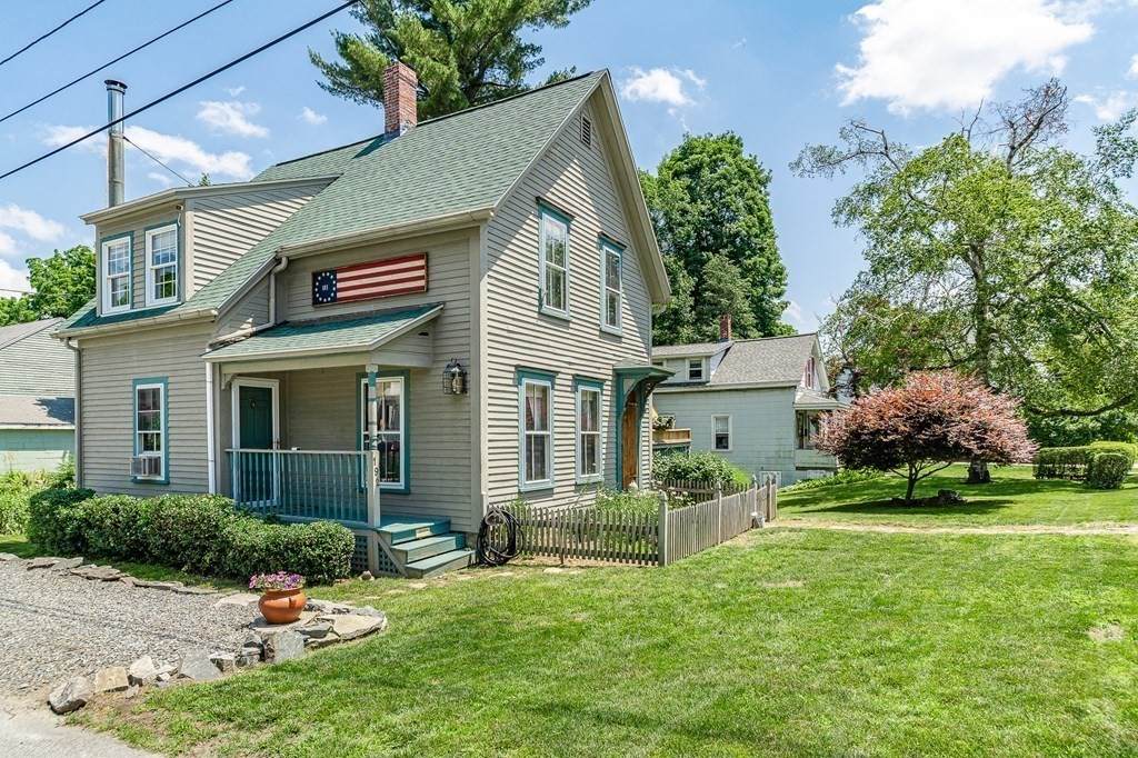 192 Salem St - Photo 1