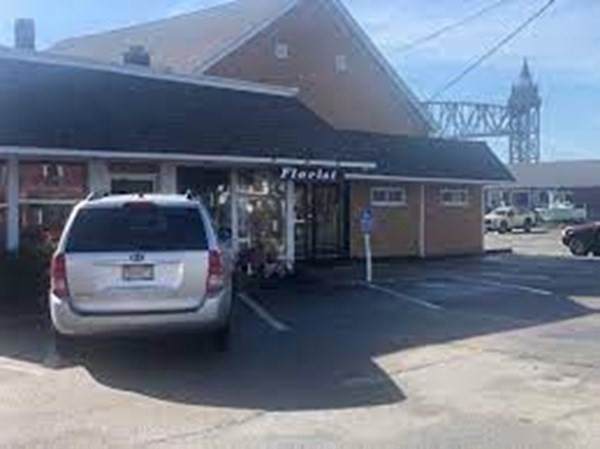 140 Main St - Photo 1