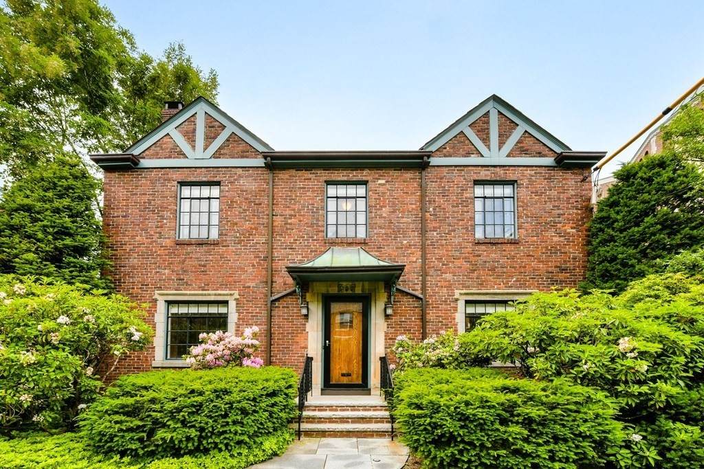 366 Kent Street - Photo 1