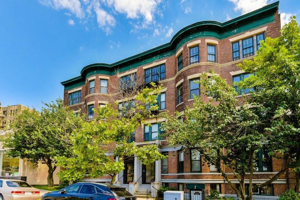 1682 Commonwealth Ave - Photo 1