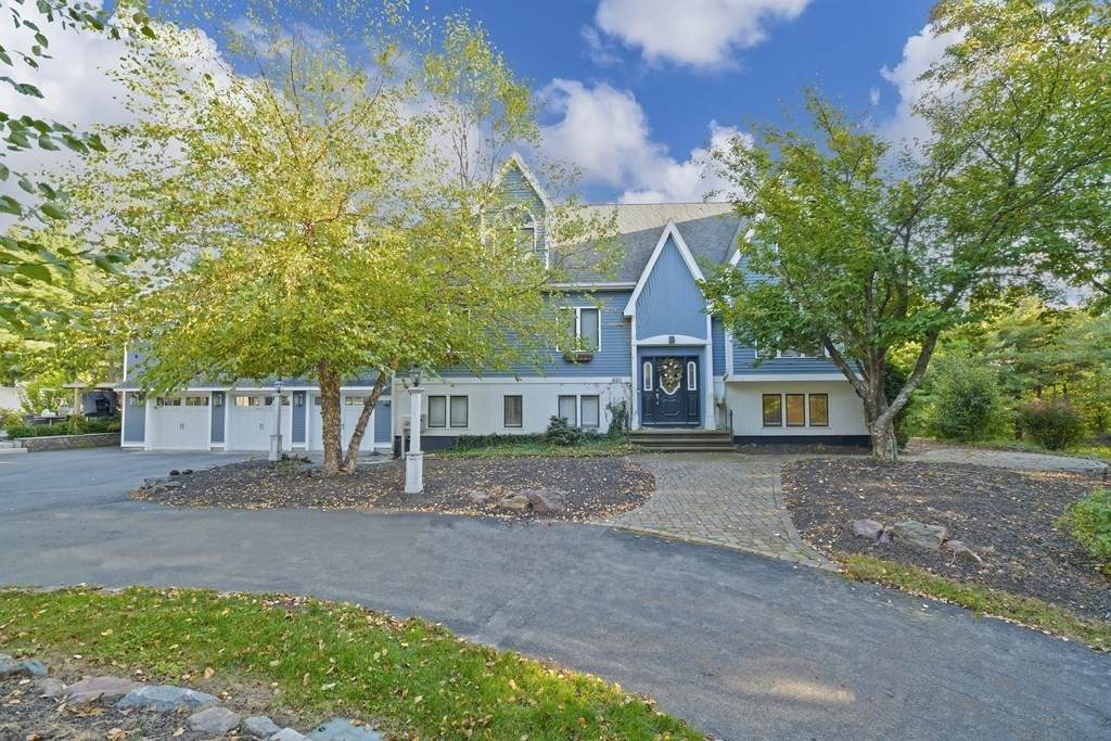 885 Randolph St - Photo 1