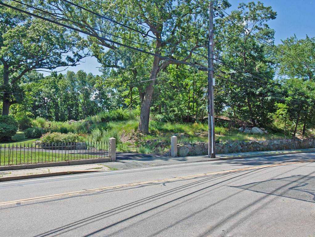 921 Washington St - Photo 1