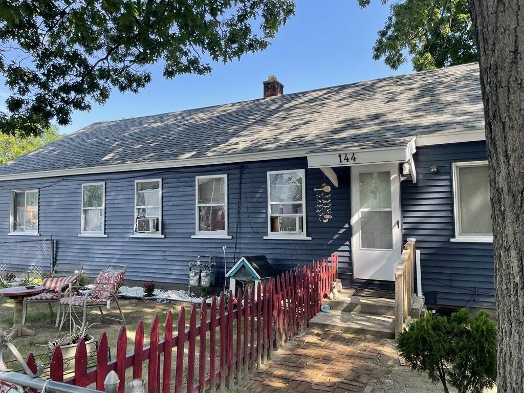 142 Putnam Cir - Photo 1