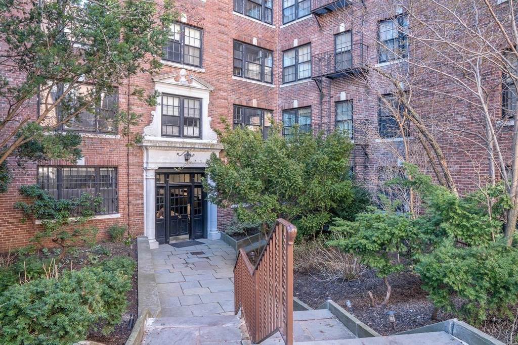 50 Follen St - Photo 1