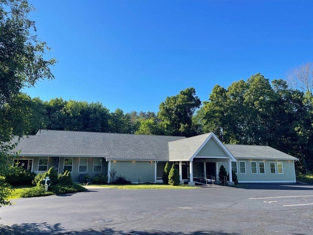 206 Turnpike Rd - Photo 1