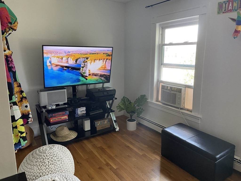 289 Elm St - Photo 1