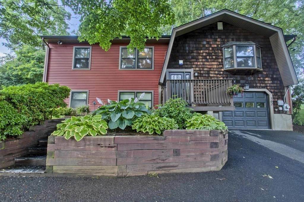 162 Pendleton Ave - Photo 1