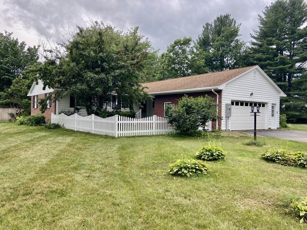 16 Colonial Court - Photo 1