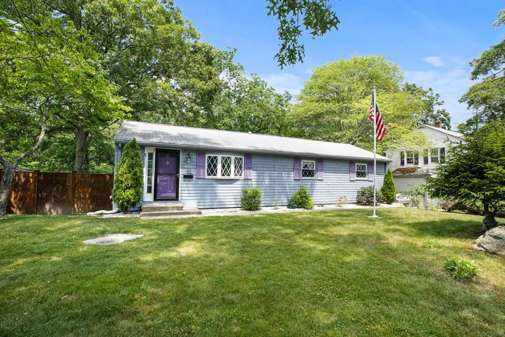 456 Grove St - Photo 1