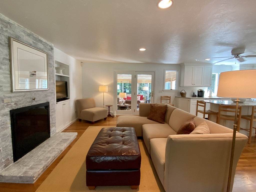 263 Oxford Dr - Photo 1