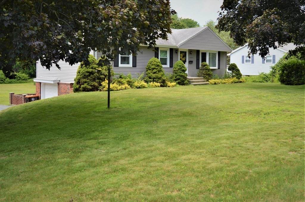 1084 Main St - Photo 1