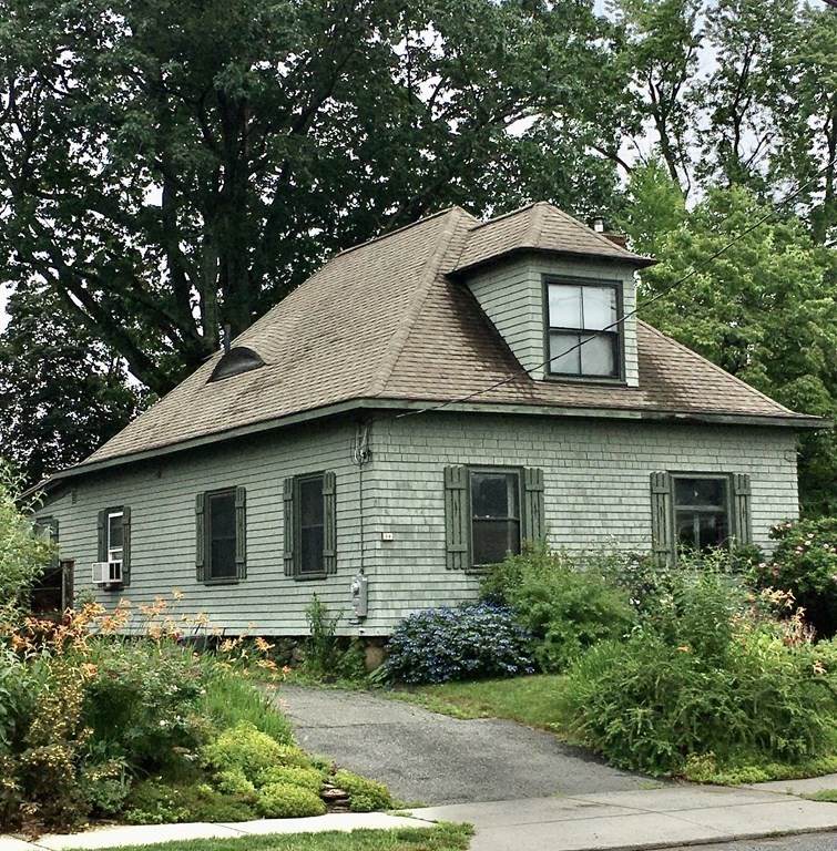 306 Pleasant St - Photo 1