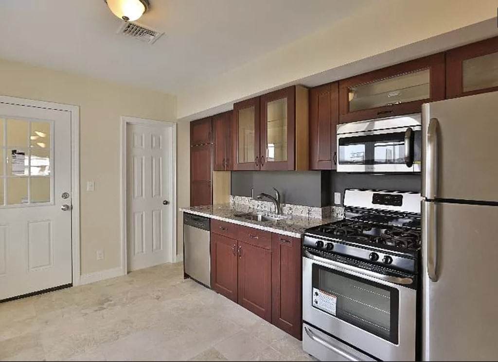 28 Parker - Photo 1
