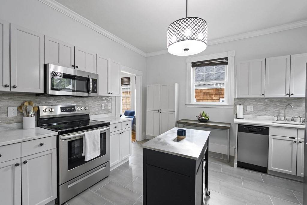 137 North St - Photo 1