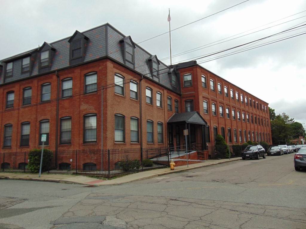 10 Weston Ave - Photo 1