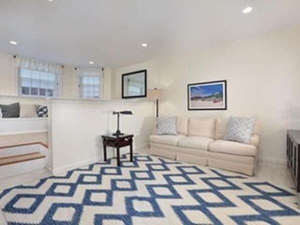 120 Beacon - Photo 1