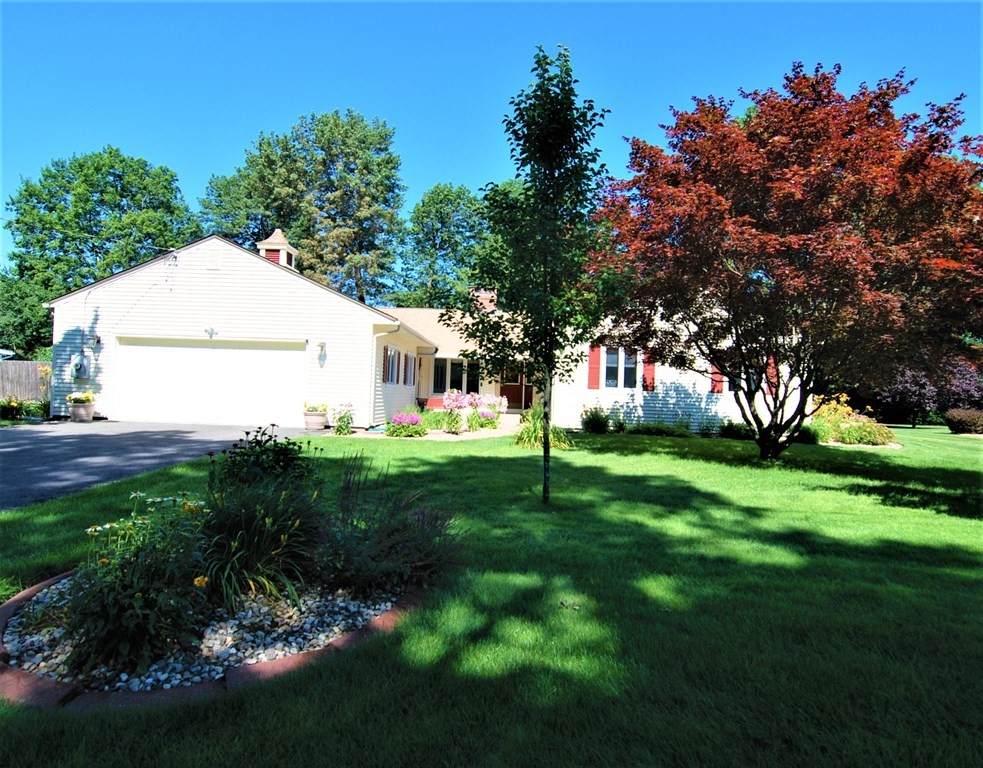 13 Wintergreen Ln - Photo 1