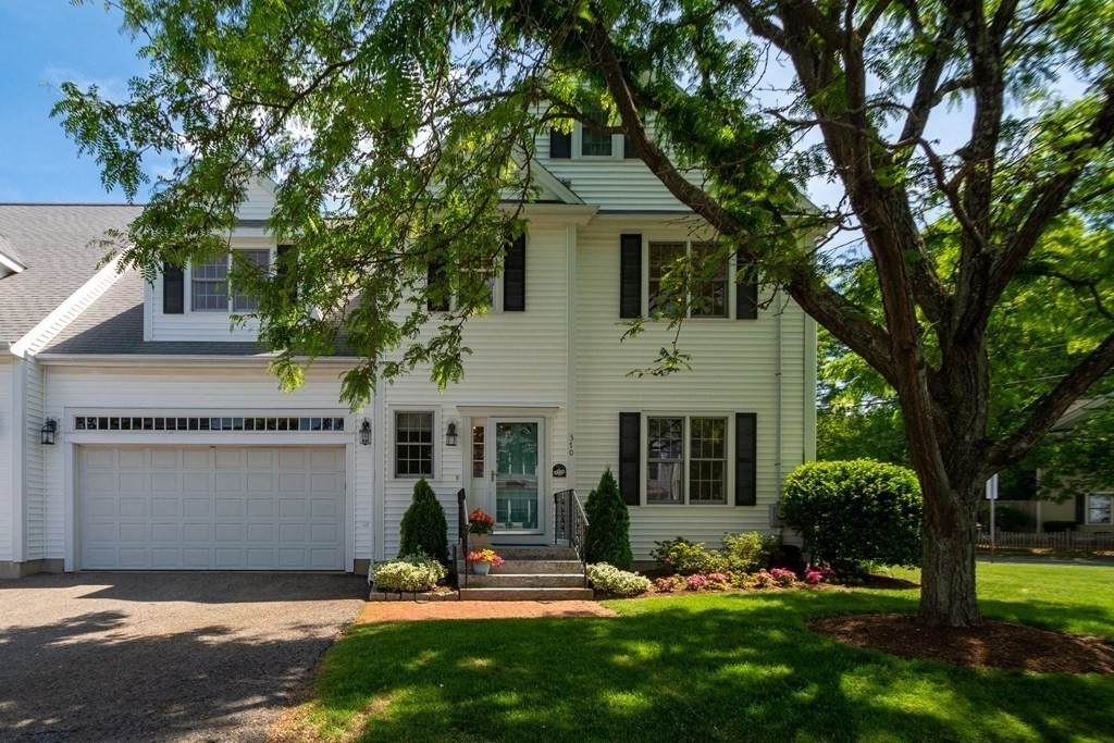 370 Hunnewell Street - Photo 1