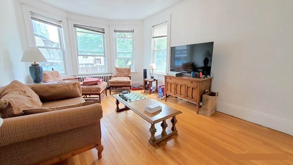 182 Harvard Street - Photo 1