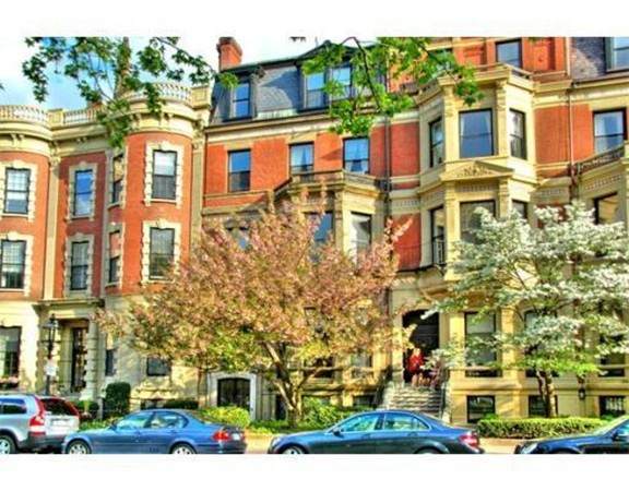 62 Commonwealth Ave - Photo 1