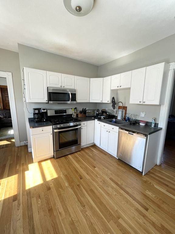 79 Beacon Street - Photo 1