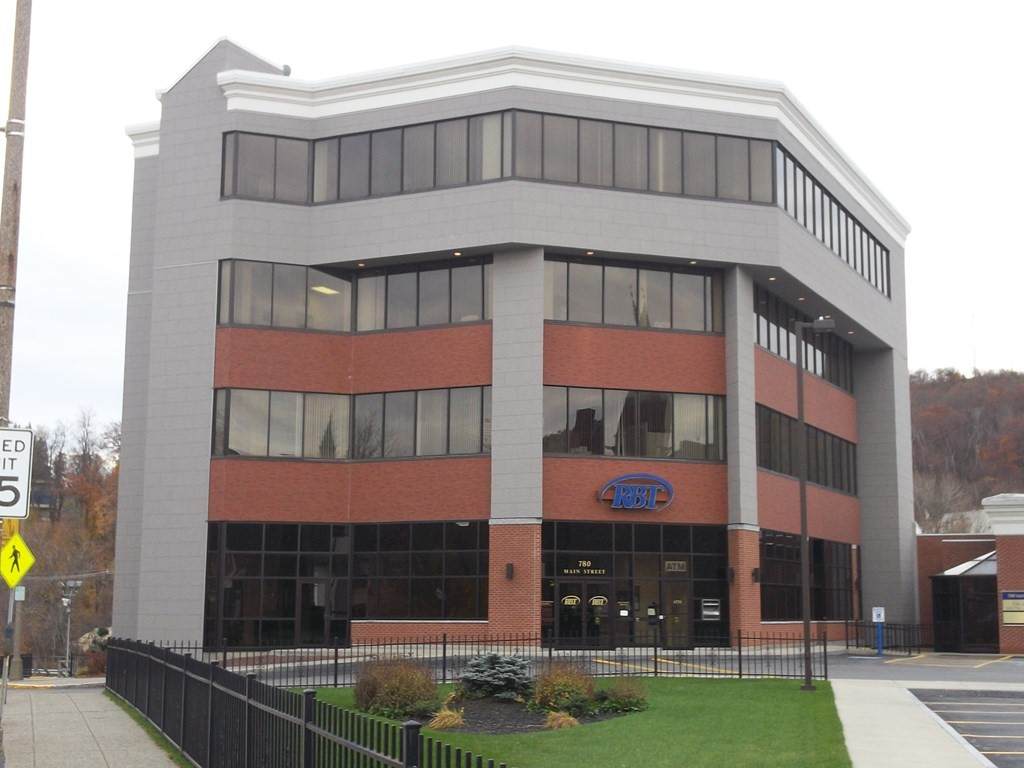 780 Main St - Photo 1