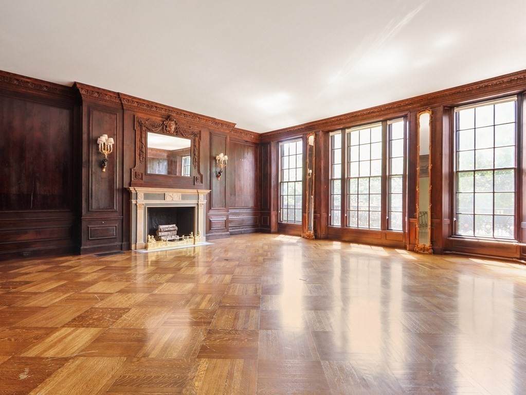 173 Commonwealth Ave - Photo 1