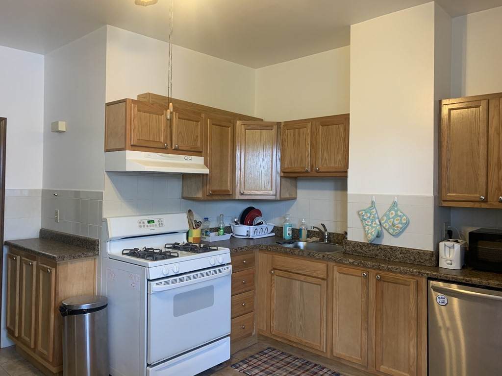 116 Berkshire St - Photo 1