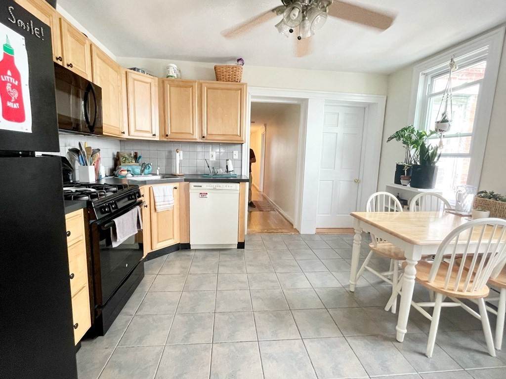 276 Bunker Hill St - Photo 1