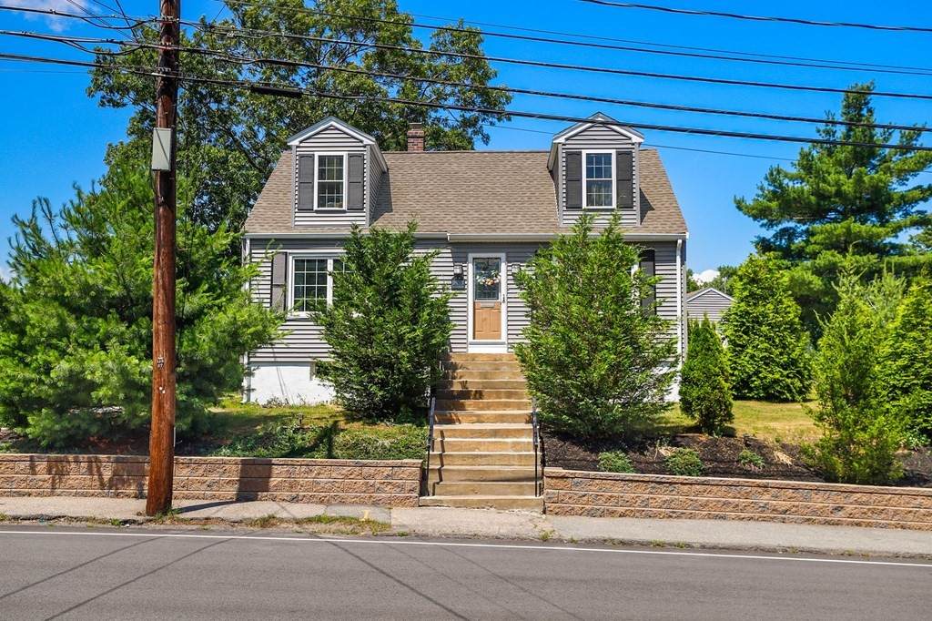 218 Whiting Ave - Photo 1
