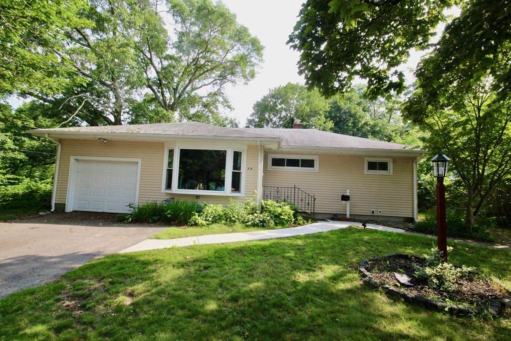 219 Grandview Ave - Photo 1