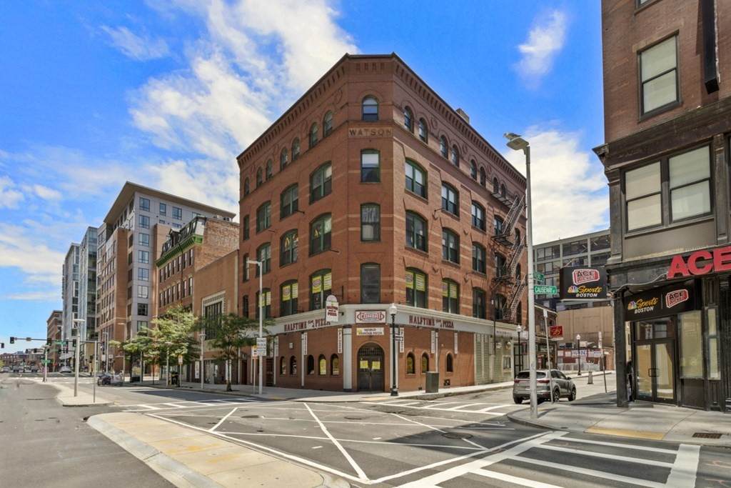 261 Friend Street - Photo 1