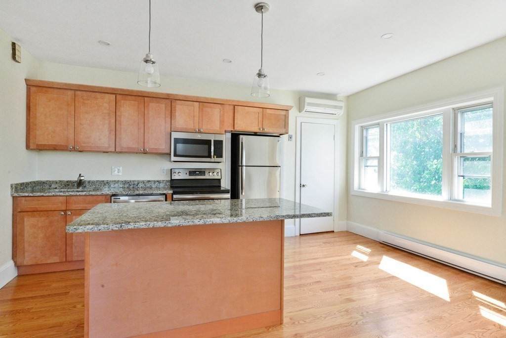 1095 Saratoga St - Photo 1
